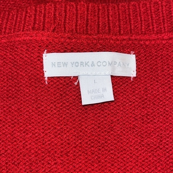 New York & Company red bear holiday oversized Christmas sweater Large - Picture 6 of 7